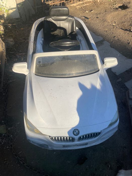 Mașinuța electrică Bmv