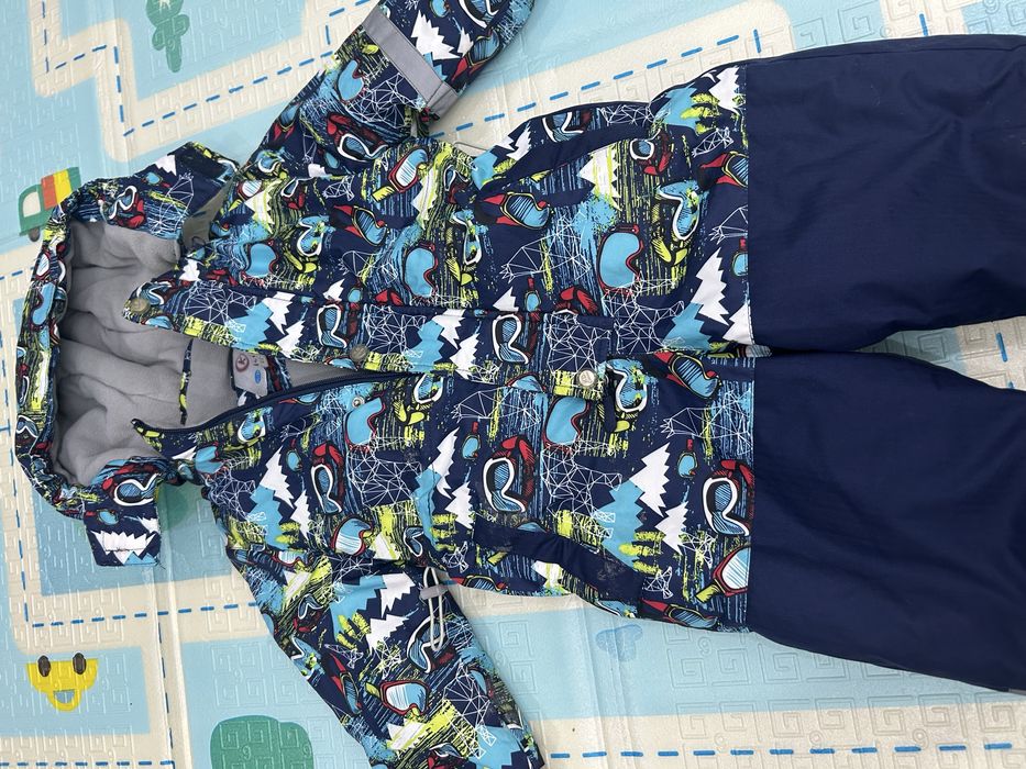 Продам комбинезон зимнюю