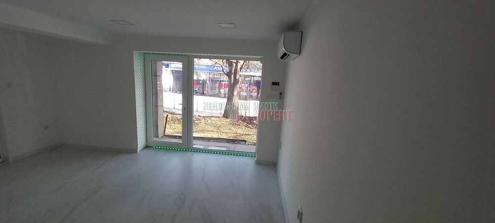 Дава се под наем Ателие в Варна, Цветен квартал - 25 кв.м за 382.5 € - Снимка #2