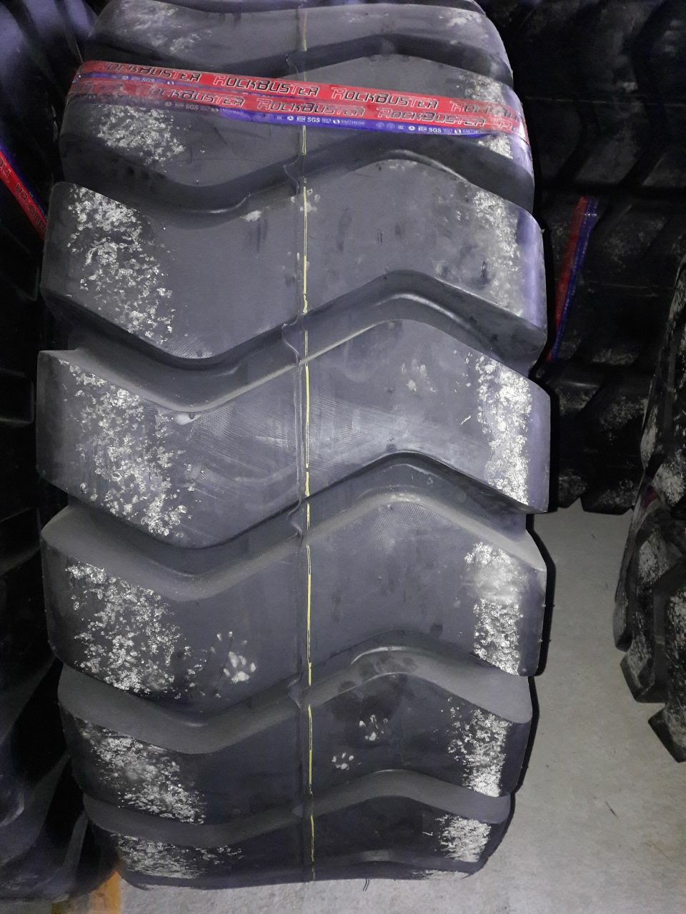Шина Погрузчика 23.5-25 E3/L3 PR28 ROCKBUSTER(китай). Усиленный вариан