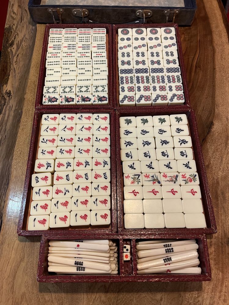 Продается старинная китайская настольная игра Мажонг