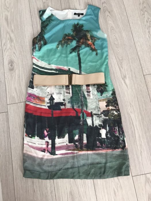 Продам красивое платье 46 размера