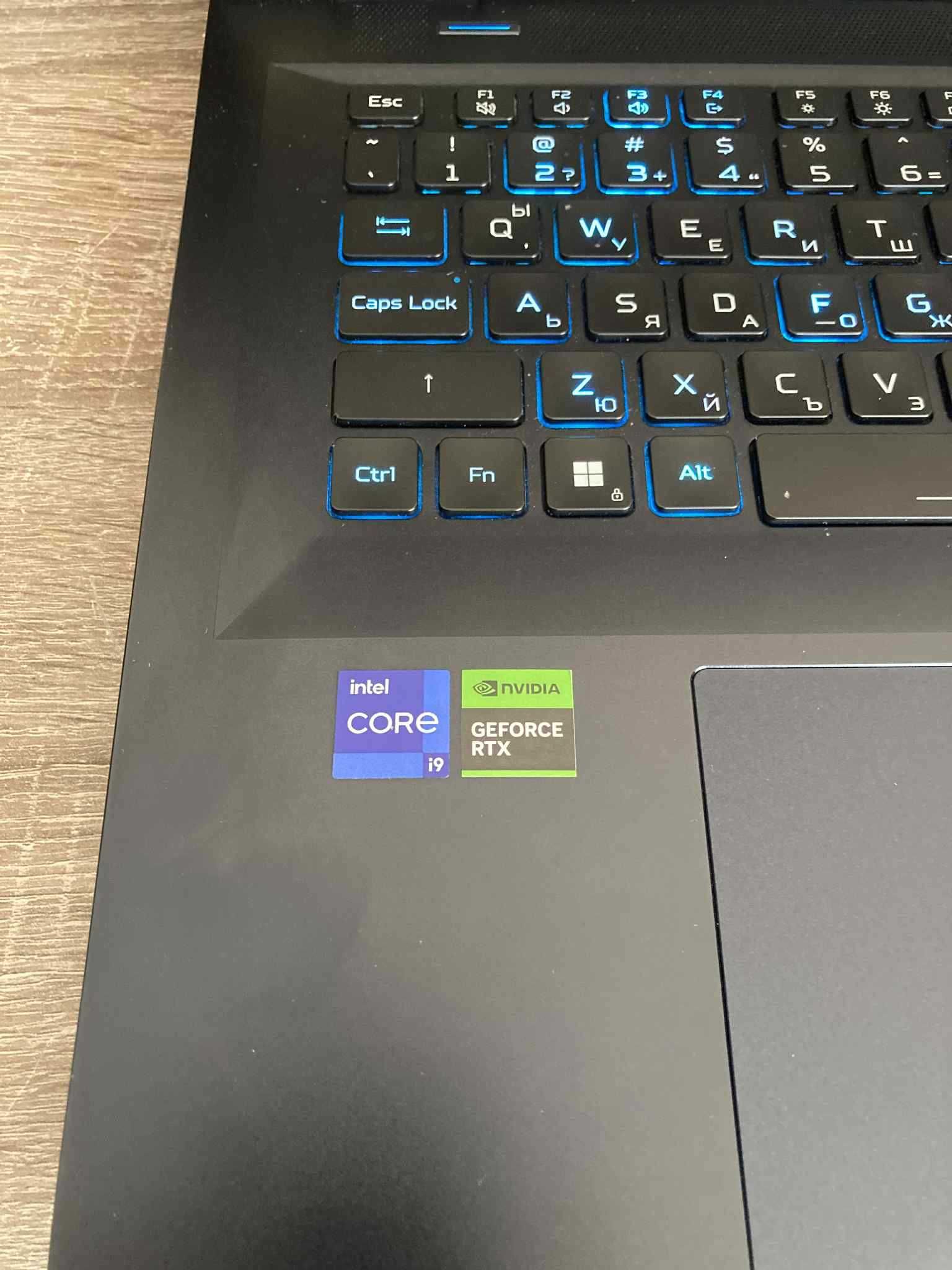 ACER predator helios 18 intel-i9-13900 g-force- 4070 32gb-ram гаранция