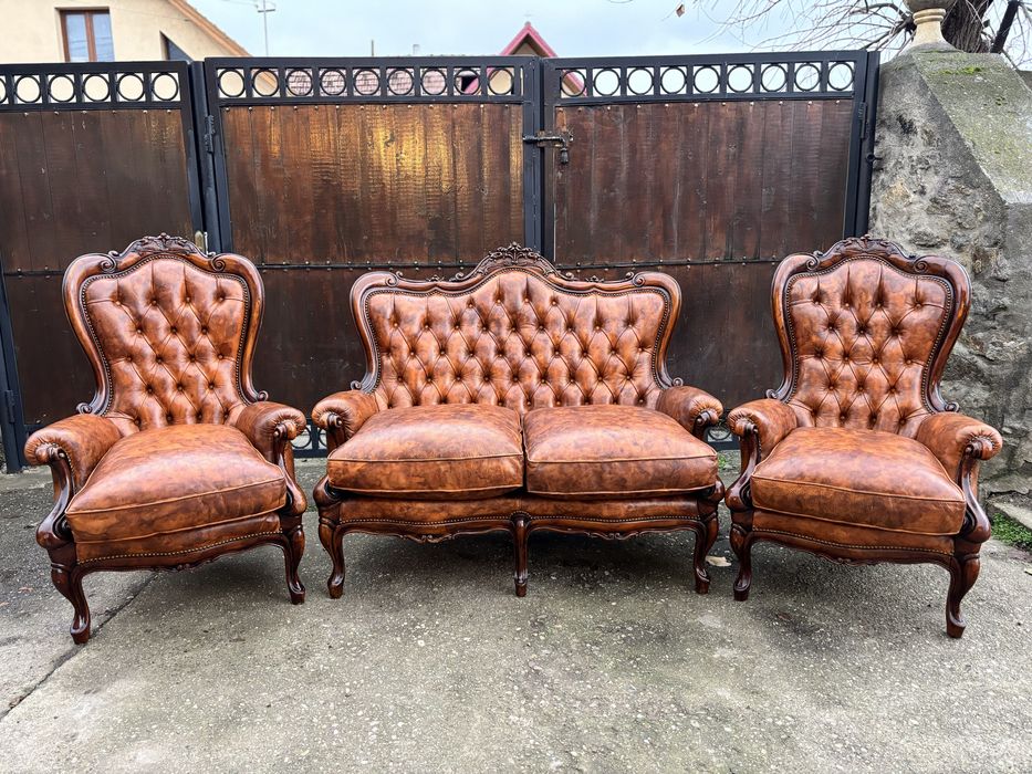 Canapea stil chestefield