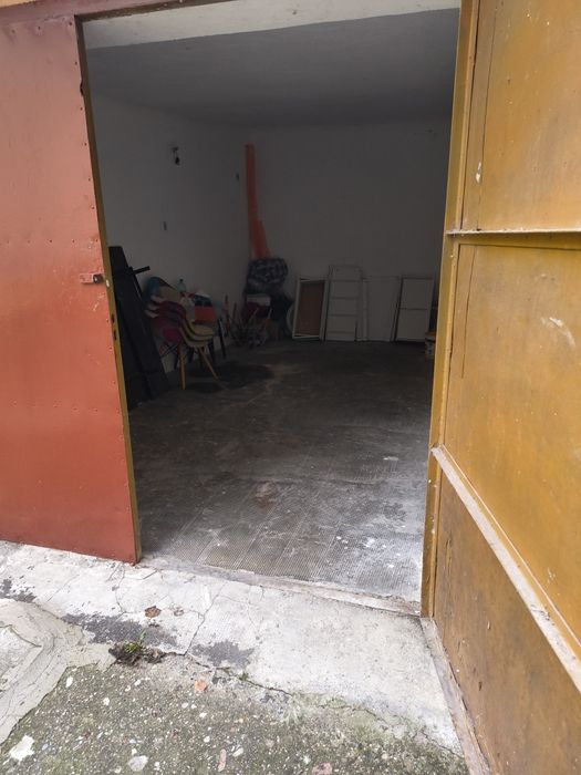 Ofer spre închiriere garaj și parcare auto