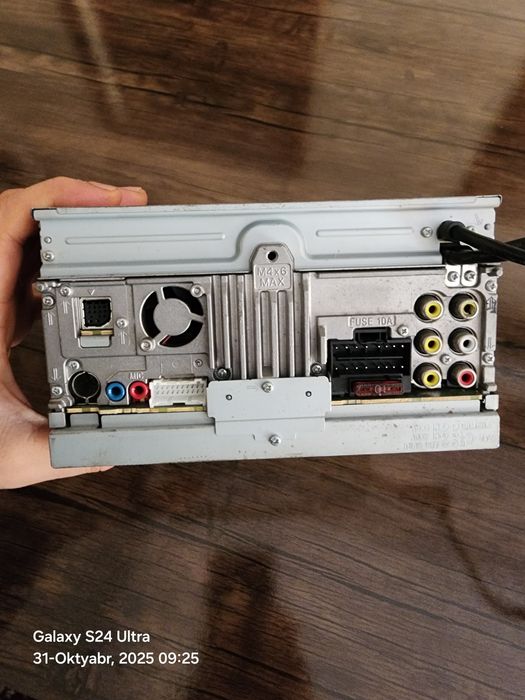 Sony Xav-712bt

MODEL NO. XAV-712BT