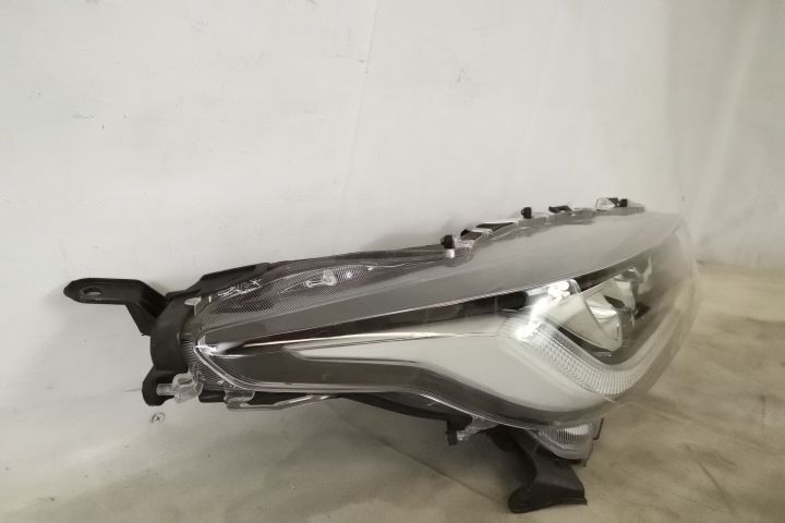 Десен фар Оригинален Пълен Led Avариран Тойота Ярис / Toyota Yaris XP2