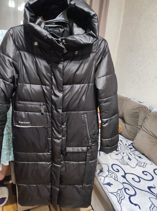 Зимний пуховик продам