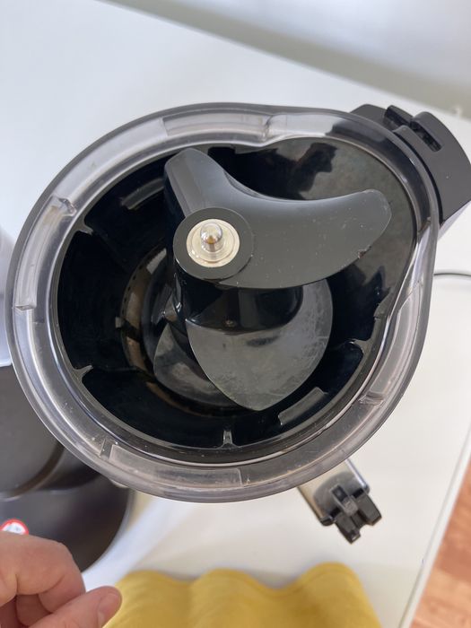 Slow Juicer Panasonic MJ-L700 storcator cu melc, presare la rece