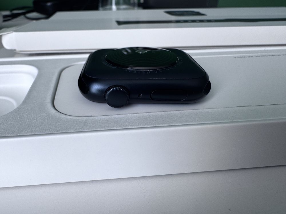 Apple Watch SE 44mm (2nd Gen)