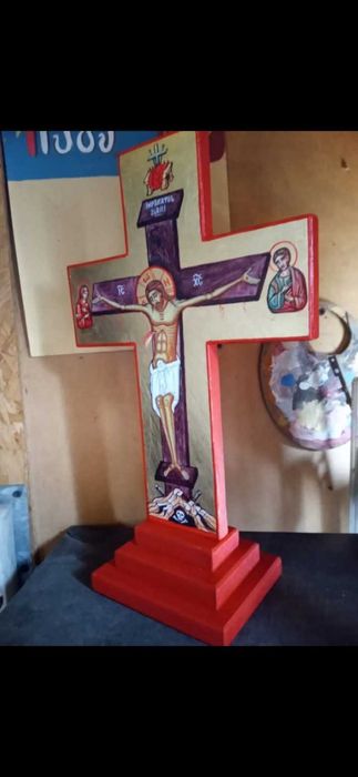 Cruce din lemn cu suport detașabil 34cm/21 cm pictata manual
