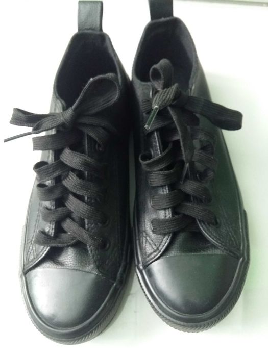 Tenesi Noi,tip Converse