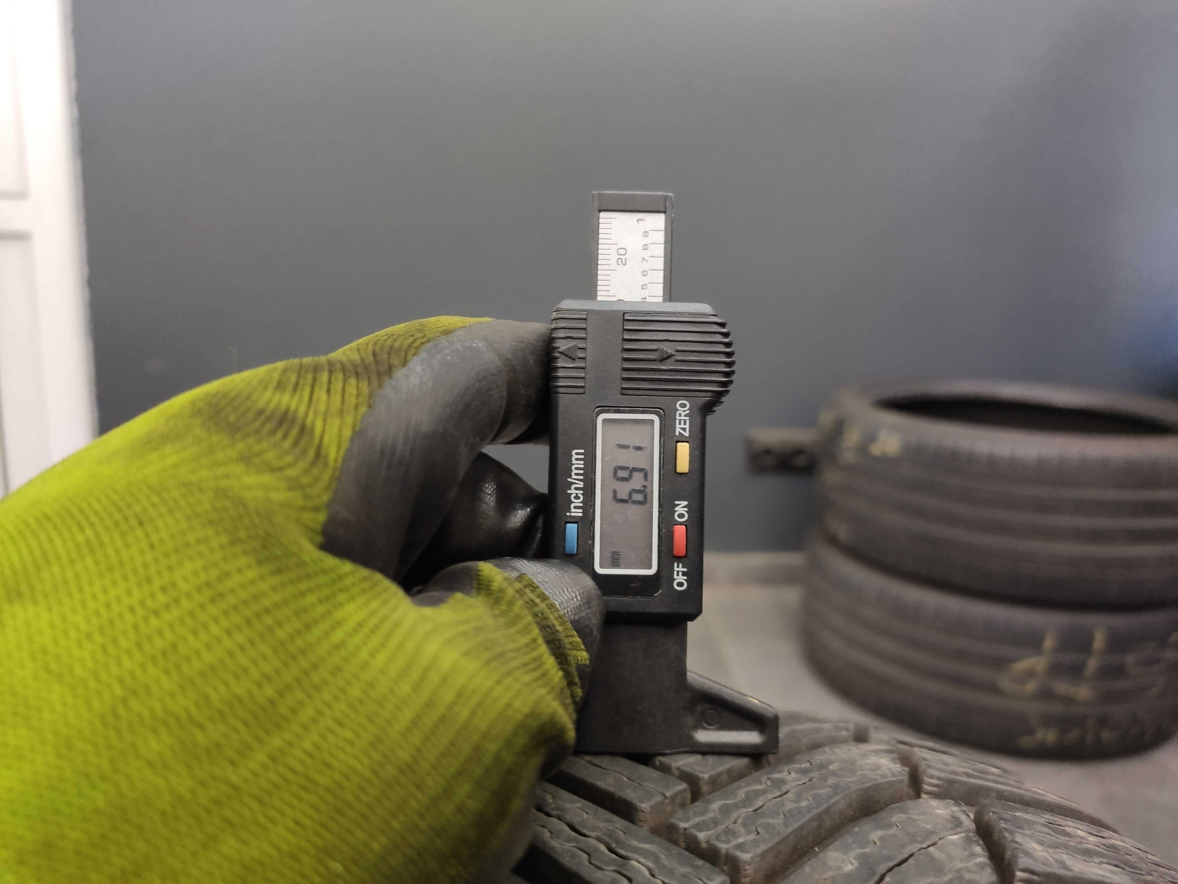 2бр Зимни гуми 215 60 17 - Michelin - DOT 2022