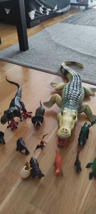 Colectie impresionanta dinozauri (toate marimile)