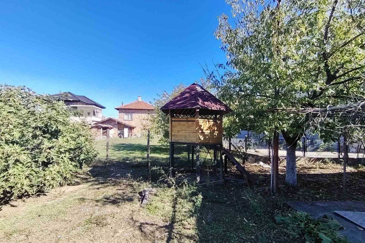 Продава се Къща в Левски - 340 кв.м за 180 €/кв.м - Снимка #7
