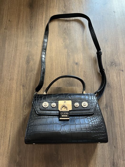 Оригинална чантa Guess
