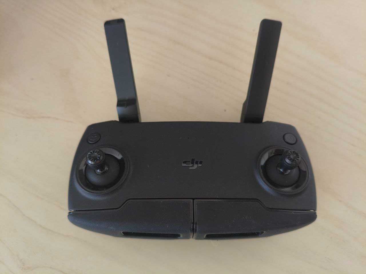 Продавам Дрон DJI MINI SE в перфектно запазено състояние на 10 цикъла