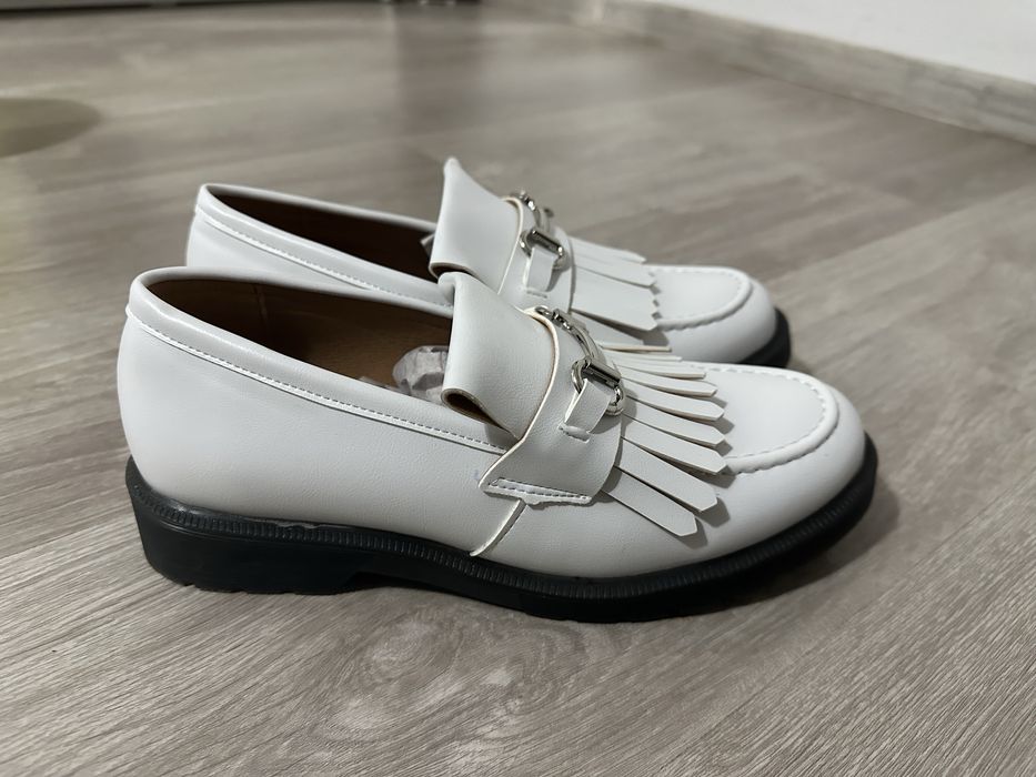 Pantofi dama ,marimea 40 ,culoare alba