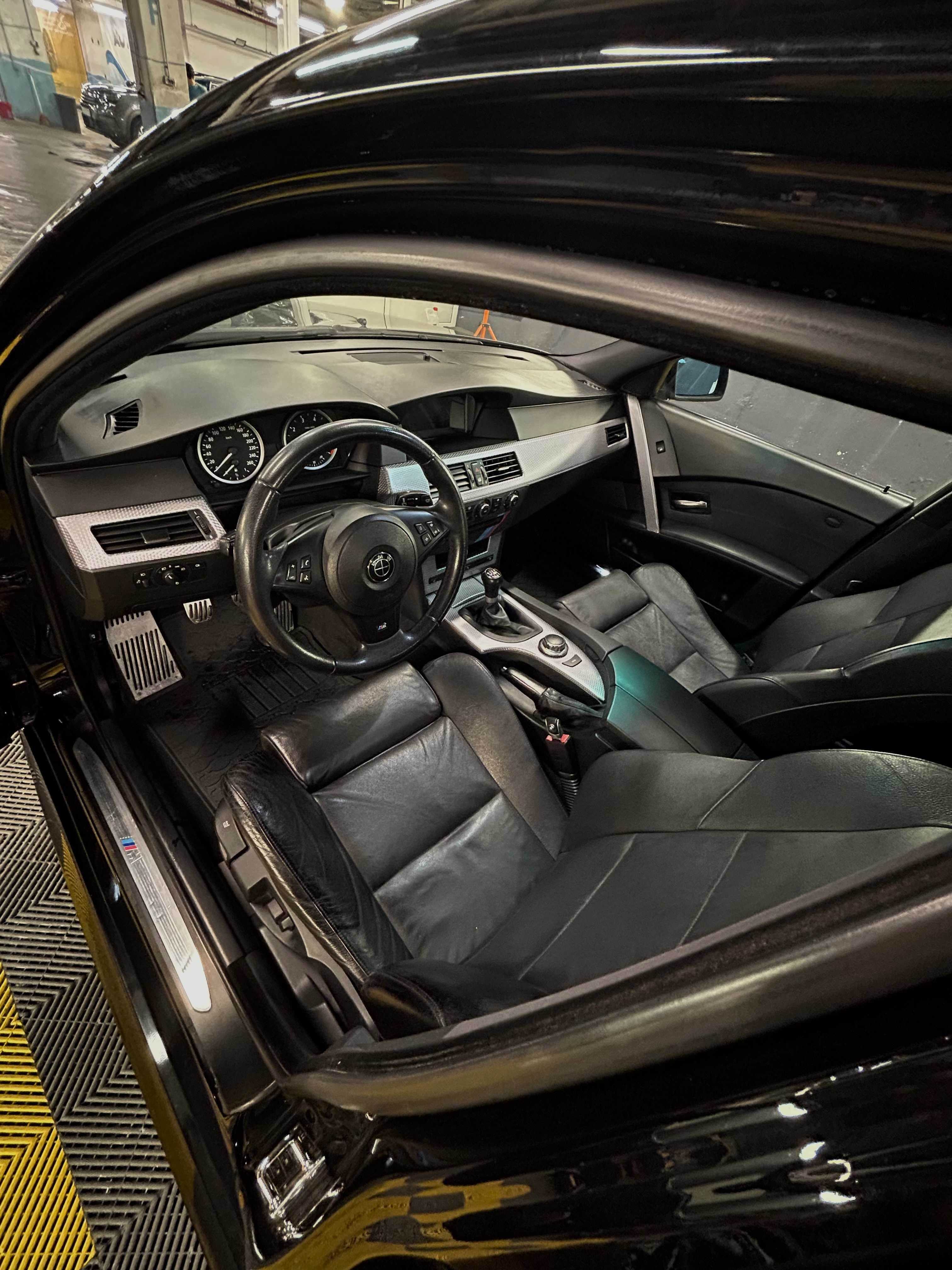 BMW 523 2.5i = 177 к.с. = Нави = Shadow Line = М Спорт Пак