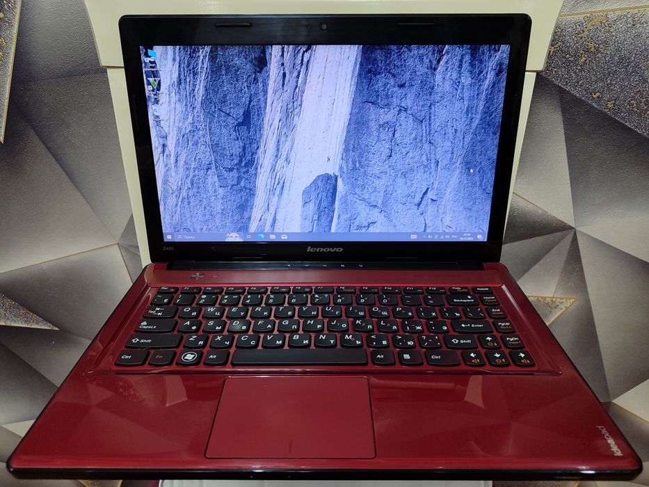 Core i3 ram 8 gb 500 xotira batareykasi ushlaydi