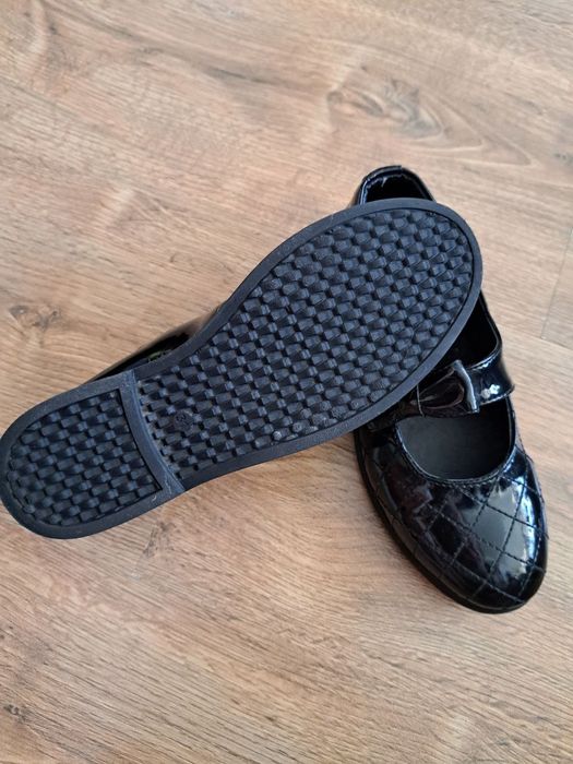 Туфельки чёрные 31 размер