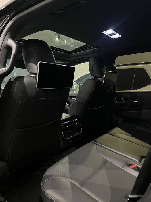 Toyota Land Cruiser 300