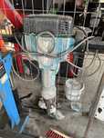 Ciocan demolator Makita HM1810 picamer