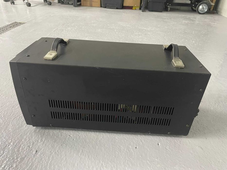 Stabilizator de tensiune