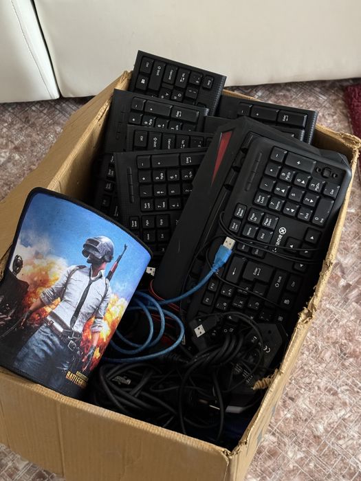 Продаю клавиатуры,коврики,блок питании