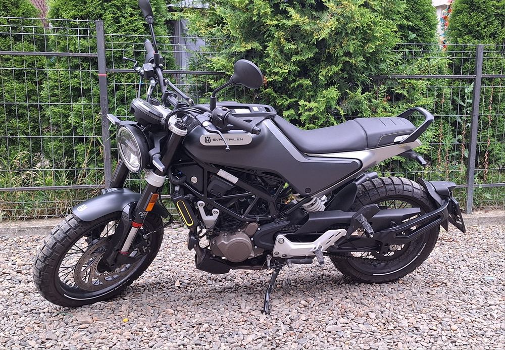 Husqvarna Svartpilen 125 IMPECABILA, 16ANI (A1, Duke,Gbr,Xrs )