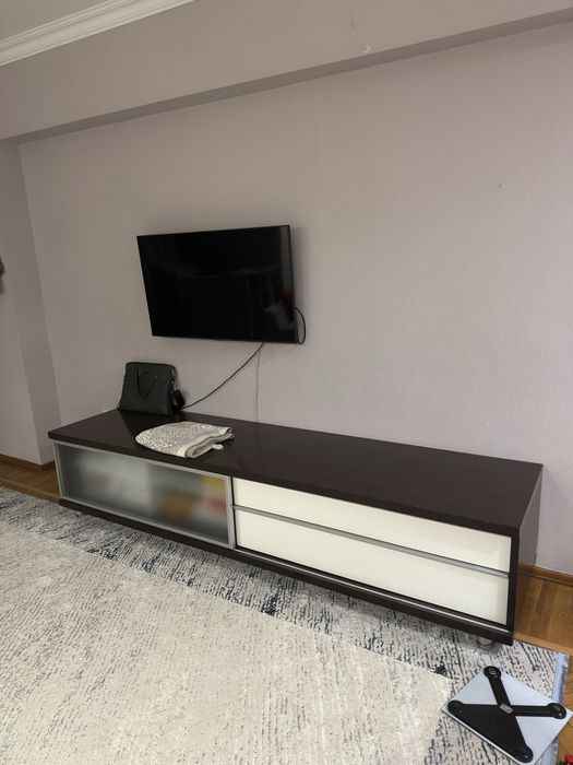 Продаю тв тумбу и шкаф .