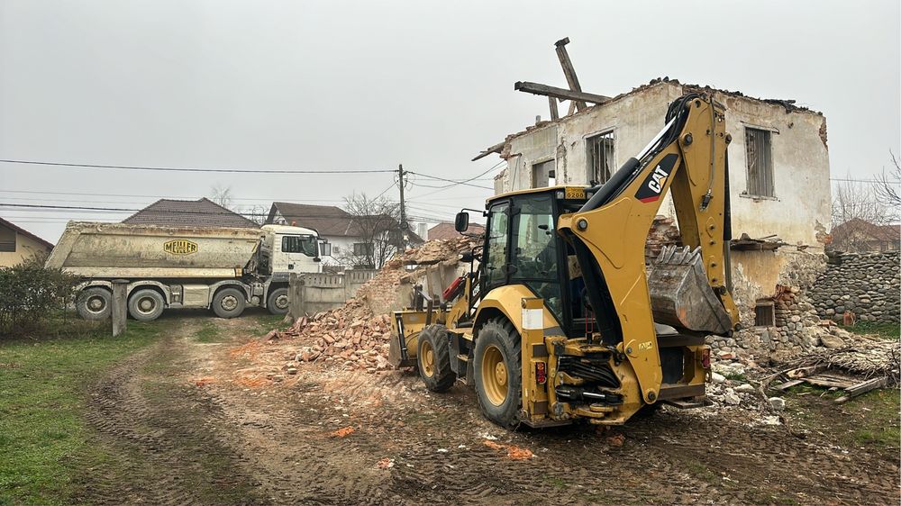 Inchiriez buldoexcavator