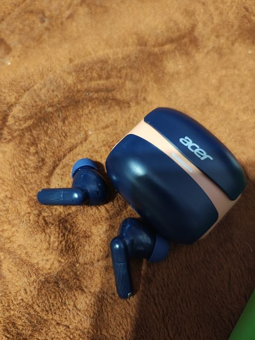 Vând Casti Acer noi
