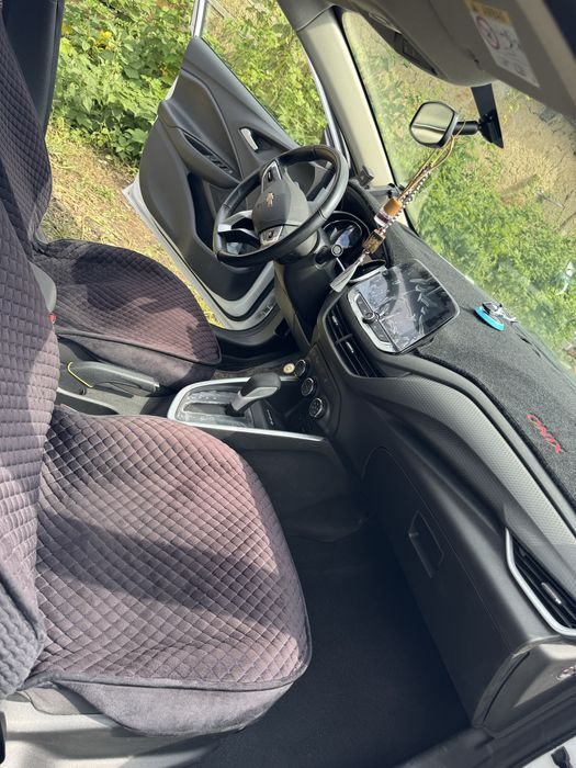 Chevrolet Onix Turbo в идеальном состоянии