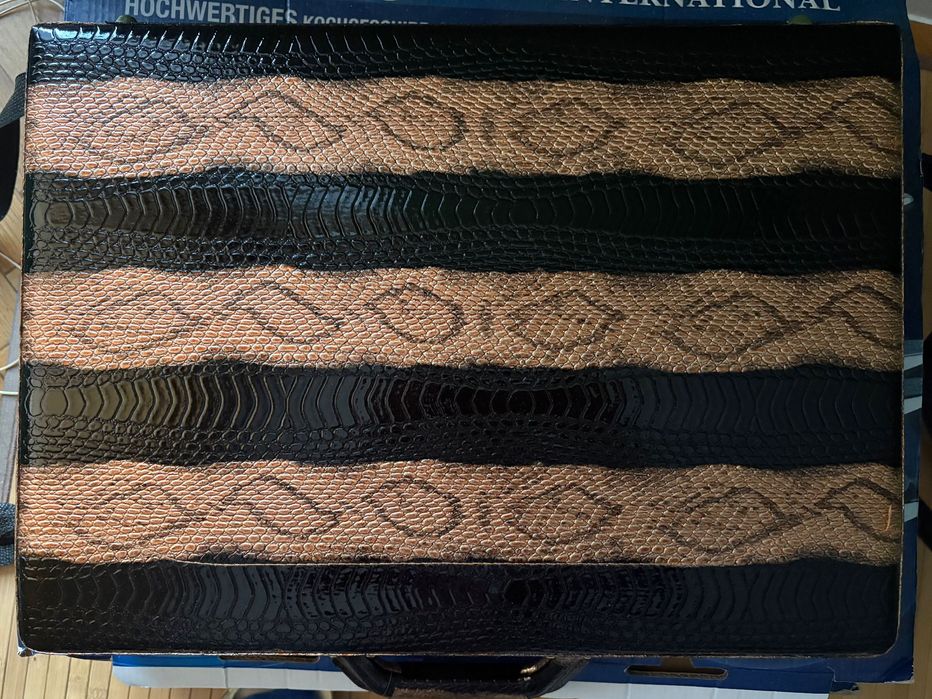 сет за готвене-нов и комплект прибори