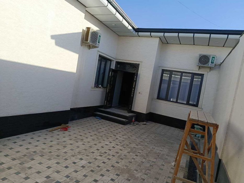 Срочно продается евродом 3 комнаты,1,55соток,Азербайджанский центр.