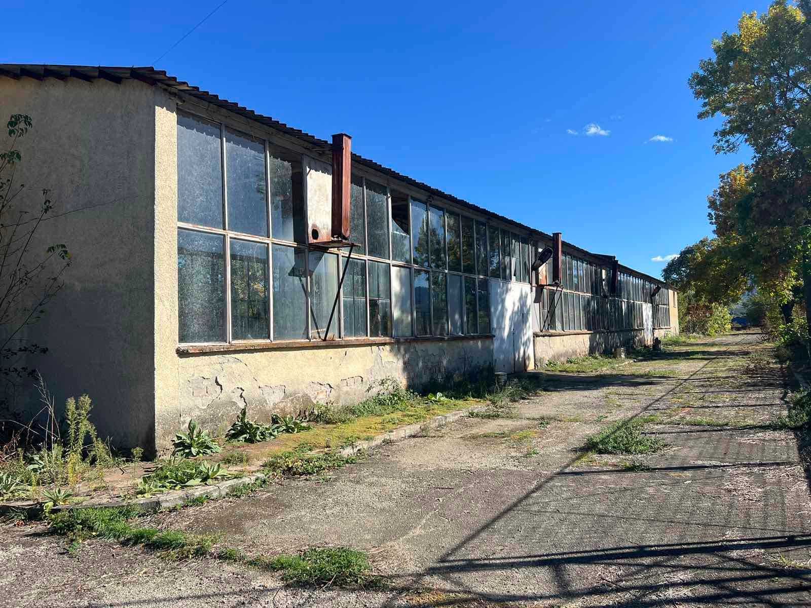 Продава отличен промишлен имот с площ от 16 дка в гр. Павел баня