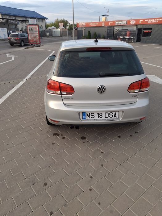 Vând Volkswagen Golf VI