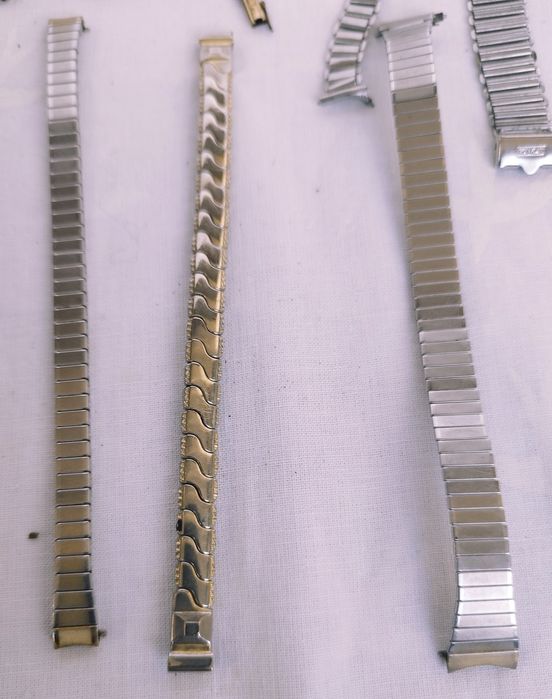 Lot 10 curele pentru ceasuri de mână de damă, din metal