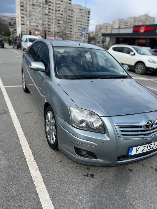Toyota avensis сива
