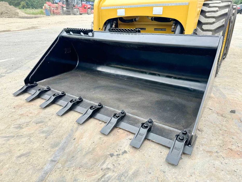 Фронтален товарач Caterpillar 216B – 2,6 т, 49 к.с. (Нов) +Видео