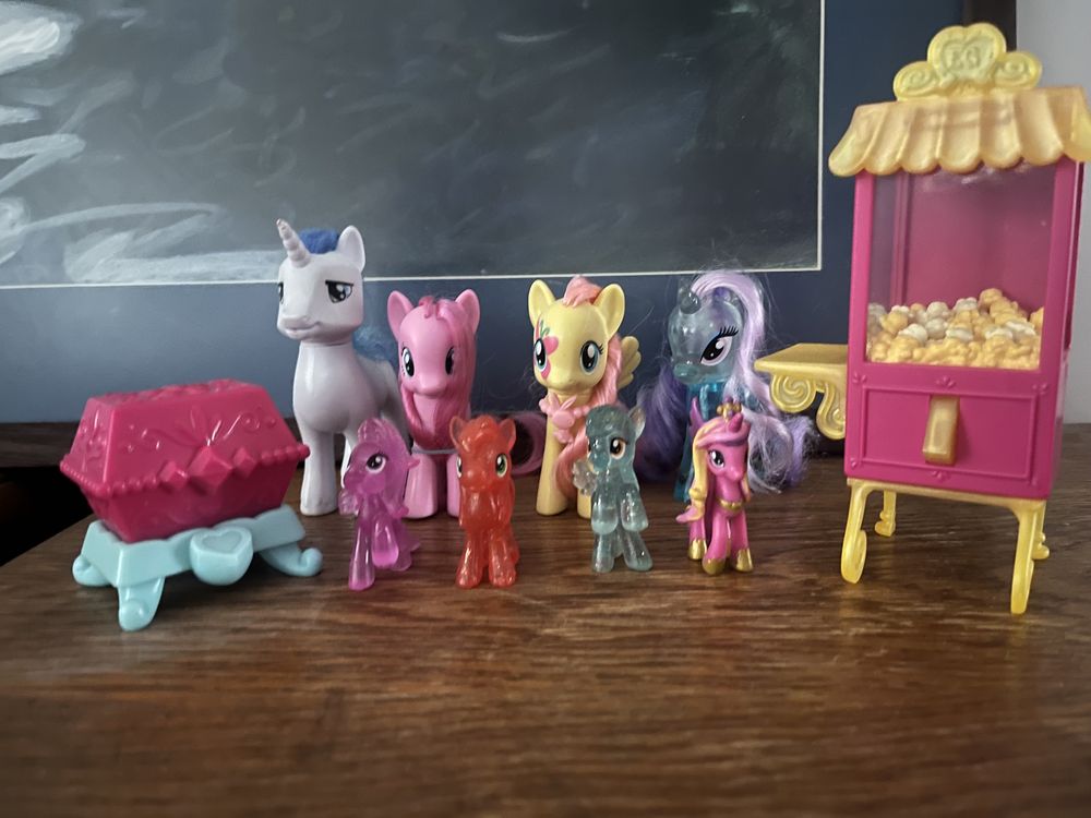 My Little Pony 9 ponei originali cu accesorii