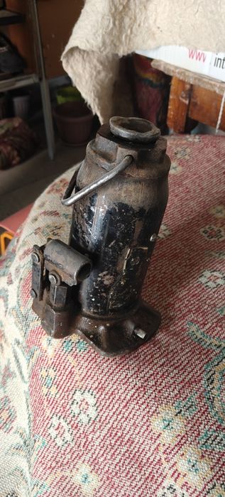 Домкрат гидравлический