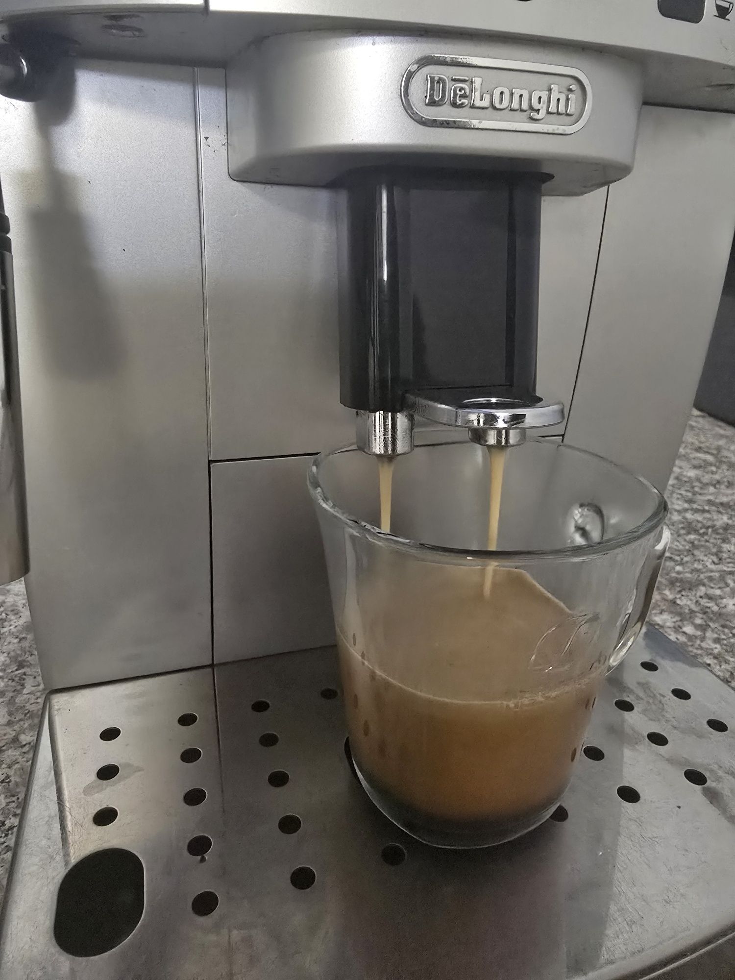 Кафемашина Delonghi magnifica s