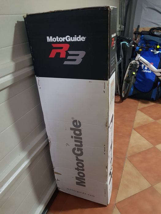 Motor barcă electric MotorGuide fabricat de Mercury Marine USA