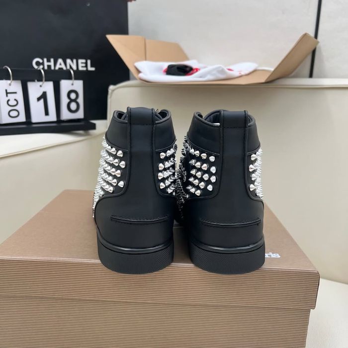 Оригинални кецове на Louboutin