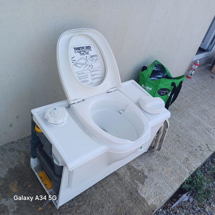 Wc .bazin .soba Boilere de rulote sunt coplete