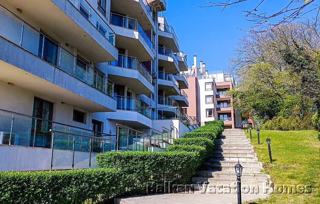 Продава се Двустаен апартамент в Бяла - 113 кв.м за 877 €/кв.м - Снимка #13