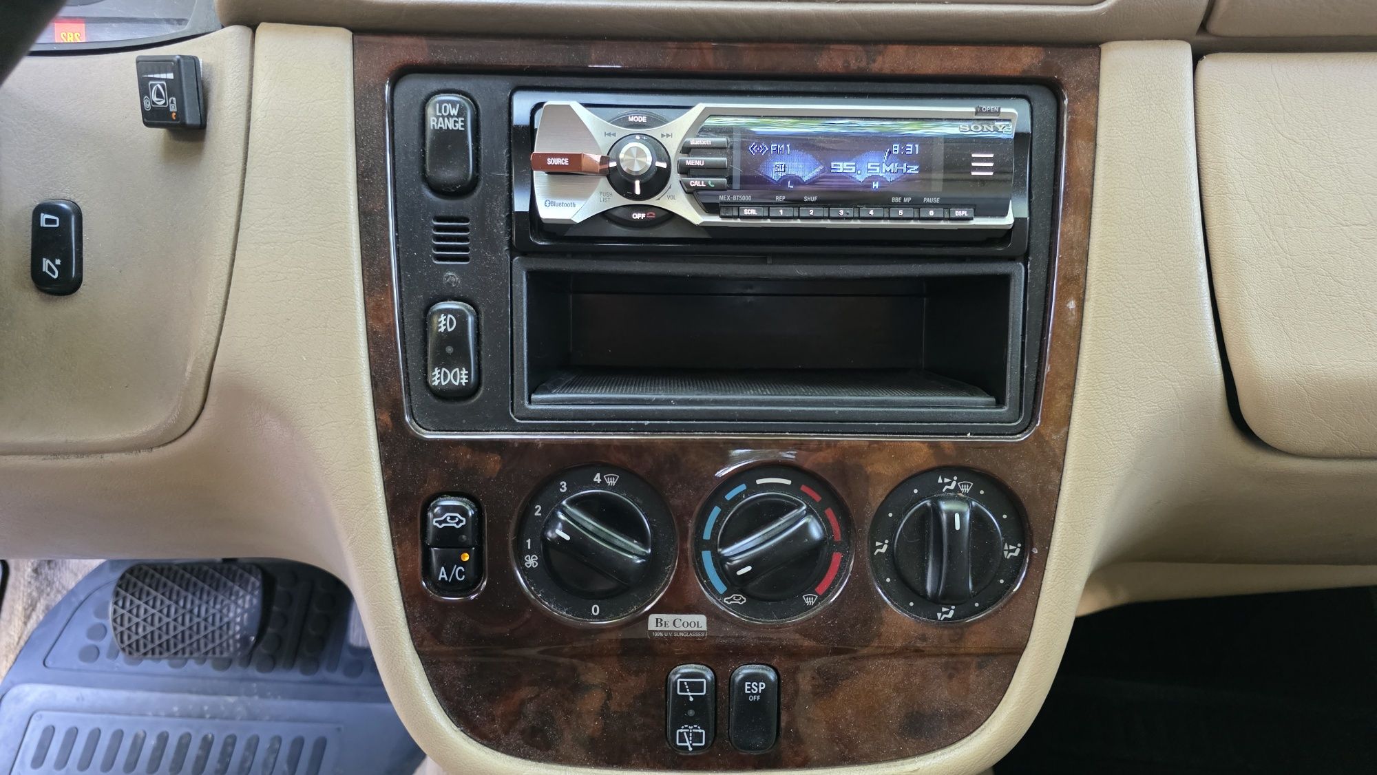 Mercedes ML320 218к.с. 2001г. в движение