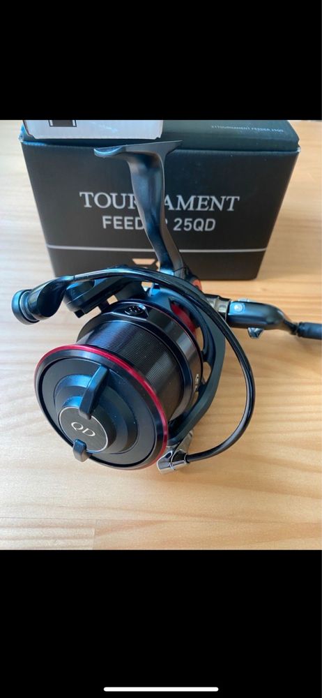 Daiwa tournament feeder 25QD